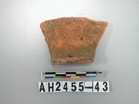 藏品(紅色夾砂陶片)的圖片